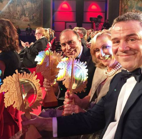 Il giornalista e produttore Bruno Vespa con la regina dell’Amarone Marilisa Allegrini ed il re del Sagrantino Marco Caprai alla premiazione degli Oscar del Vino 2016