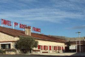 UNA CANTINA COOPERATIVA, PER LA PRIMA VOLTA, NEL PATRIMONIO NAZIONALE DI FRANCIA: &Egrave; LES VIGNERONS DE TAVEL, FONDATA NEL 1938 SU UN PROGETTO DELL&rsquo;ARCHITETTO HENRI FLOUTIER, ED INAUGURATA DALL&rsquo;ALLORA PRESIDENTE DELLA REPUBBLICA, ALBERT LEBRUNE