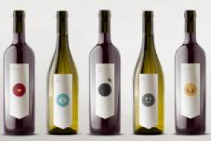 Preferite un vino di casa Lannister, o un calice dedicato alla &ldquo;madre dei draghi&rdquo; Daenerys Targaryen? Dall&rsquo;Australia arrivano i &ldquo;Wines of Westeros&rdquo; per gli amanti de &ldquo;Il Trono di Spade&rdquo;, la serie tv pi&ugrave; vista di sempre del network Hbo