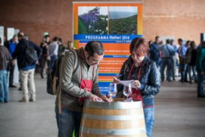 Aspettando Vinitaly, sono i vini naturali a prendersi la scena. Dai vignaioli critici di &ldquo;Enotica&rdquo; a &ldquo;ViniVeri - Vini secondo Natura&rdquo;, passando per i viticoltori naturali di &ldquo;VinNatur&rdquo;, ecco l&rsquo;agenda di WineNews. Focus: ViniVeri e VinNatur