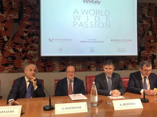 Sempre più stretta la collaborazione tra Ice, Vinitaly e Ministero delle Politiche Agricole per favorire il posizionamento dei vini italiani sui mercati del mondo