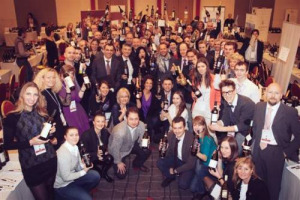 GOOD NEWS DALLA RUSSIA: IL VINO ITALIANO CRESCE, PIACE ED &Egrave; LA MODA DEL MOMENTO. LO DICONO I PRODUTTORI DA &ldquo;VINITALY RUSSIA&rdquo;. DOVE IL NETTARE DI BACCO MADE IN ITALY CERCA DI MUOVERSI PI&Ugrave; UNITO, ANCHE VIA &ldquo;SOCIAL&rdquo;