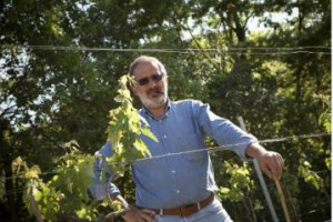 Dalla cura della cantina del bistellato Michelin &ldquo;Caino&rdquo;, ai vini prodotti e dedicati a Carisio, detto Caino: la storia di Maurizio Menichetti, anima, con la moglie-chef Valeria Piccini, del celebre ristorante di Montemerano, oggi produttore di vino