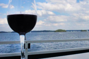 Imparare il vino navigando gli oceani: il Wine & Spirits Education Trust lancia i primi corsi certificati su crociere transatlantiche, in collaborazione con la compagnia specializzata Cunard. Il debutto il 15 dicembre, da Southampton