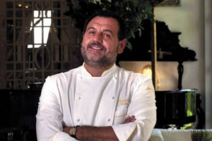 UN VIAGGIO DAL MARE AI MONTI, QUELLO DI GIANFRANCO VISSANI. CHE DOPO CAPRI APPRODA A CORTINA CON IL RISTORANTE “L’ALTRO VISSANI” ALL’HOTEL BELLEVUE SUITES & SPA. MENU D’AUTORE LOW COST ALL’INSEGNA DELLE TIPICITÀ VENETE NELLA PERLA DELLE DOLOMITI