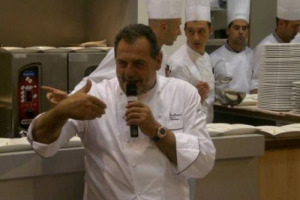UNO SHOWCOOKING GUIDATO DA GIANFRANCO VISSANI DENTRO LA COOP “NOVOLI” DI FIRENZE: ECCO “UNO CHEF AL SUPERMERCATO”, L’INIZIATIVA FIRMATA DA “TASTE” DI SCENA L’8 MARZO, PER AVERE IL LUSSO DI AVERE UN GRANDE CHEF SEMPRE A DISPOSIZIONE