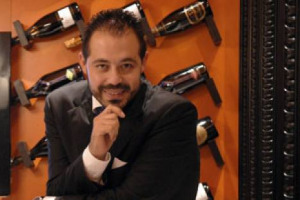 SI AVVICINA IL CENONE DI FINE ANNO E CON LUI IL DUBBIO: COSA PREPARARE? A VENIRCI IN AIUTO I CONSIGLI DI LUCA VISSANI, DEL CELEBRE RISTORANTE &ldquo;CASA VISSANI&rdquo;. TRE PIATTI IMMANCABILI ABBINATI A TRE VINI &ldquo;D&rsquo;AUTORE&rdquo; ...