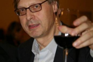 LA &ldquo;STRANA COPPIA&rdquo; SGARBI-FARINETTI FAR&Agrave; INCONTRARE ARTE & VINO A EXPO: IL CRITICO ABBINER&Agrave; OPERE D&rsquo;ARTE AI PRODOTTI ITALIANI. LO HA DETTO SGARBI A WINENEWS. CHE CRITICA L&rsquo;ITALIA (E IL VINO): &ldquo;FAR FRUTTARE I MUSEI? CI VORREBBE UN FARINETTI DEI MUSEI&rdquo;