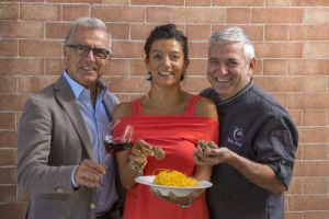 Un resort da sogno in un paradiso naturale del Gruppo top del lusso mondiale, dove uno chef stellato venuto dal Piemonte incanta con un vero “gioiello” made in Italy: il tartufo bianco. È il Maison Cheval Blanc Randheli di Lvmh con Walter Ferretto