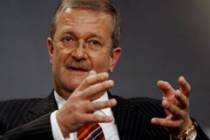 DALLE QUATTRO RUOTE ALLA RISTORAZIONE: L’EX AMMINISTRATORE DELEGATO DI PORSCHE, WENDELIN WIEDEKING, RIPARTE DA UNA CATENA DI FAST FOOD SPECIALIZZATI IN PASTA E PIZZA. SI CHIAMA “VIALINO” E, DA DICEMBRE, “INVADERÀ” GERMANIA, AUSTRIA E SVIZZERA