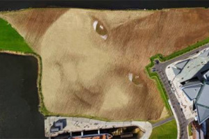 QUANDO LA TERRA DIVENTA ARTE: SI CHIAMA “WISH” (DESIDERIO, AUGURIO), L’OPERA DELL’ARTISTA JORGE RODRÍGUEZ-GERADA, NOME TOP DELLA “LAND ART” CHE A BELFAST HA TRASFORMATO, “VIA SATELLITE”, 4 ETTARI DI TERRENO NEL RITRATTO DI UNA BAMBINA