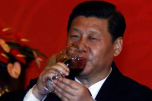 SE LA SFIDA BIRRA VS VINO RIPROPONE UN MONDO DIVISO IN DUE: DA UNA PARTE I GOVERNANTI DEL &ldquo;BLOCCO OCCIDENTALE&rdquo; CHE PREFERISCONO LA&rdquo;BIONDA&rdquo;, DALL&rsquo;ALTRO I LEADER DI FRANCIA, RUSSIA E CINA CHE AMANO IL NETTARE DI BACCO