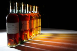 UN MILIONE E 200.000 STERLINE PER 131 BOTTIGLIE: &Egrave; QUANTO HA SPESO UN COLLEZIONISTA PRIVATO DI LONDRA PER 131 BOTTIGLIE DI CH&Acirc;TEAU D&rsquo;YQUEM, UNA DELLE CIFRE PI&Ugrave; ALTE MAI PAGATE, PER UNA VERTICALE CHE RACCONTA DUE SECOLI DI STORIA