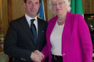 IL VINO ITALIANO ALLA CONQUISTA DEI MERCATI ESTERI. IL MINISTRO ZAIA: &ldquo;LAVORIAMO AL RAFFORZAMENTO DI FILIERA&rdquo;. IN 6 ANNI, 370 MILIONI (260 PER PROMOZIONE DI SISTEMI VITIVINICOLI LOCALI) DI FINANZIAMENTI (CHE PORTERANNO INVESTIMENTI DI 750 MILIONI)