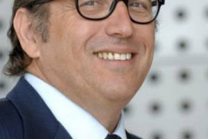 MAURIZIO ZANELLA, UNO DEI PRODUTTORI STORICI DELLE NOSTRE BOLLICINE, SCRIVE A WINENEWS: &ldquo;LO SPUMANTE ITALIANO BATTE LO CHAMPAGNE? UNA PALESE INESATTEZZA ...&rdquo;. CHE AGGIUNGE: &ldquo;UN CONSUMATORE CONSAPEVOLE E CORRETTAMENTE INFORMATO &Egrave; INTERESSE DI TUTTI&rdquo;