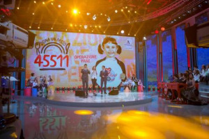 La solidarietà dona 170.000 pasti ai bisognosi nelle mense francescane dell’Antoniano di tutta Italia con “Operazione Pane”, e lo Zecchino d’Oro “dice” grazie, “Una parola magica” cantata dalla piccola Sara Calamelli vincitrice dell’edizione n. 60