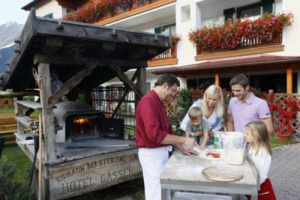 Il 2016 conferma il trend positivo degli agriturismi italiani: secondo il report dell’Istat, sul 2015 aumentano le strutture (+1,9%, soprattutto nel Mezzogiorno), i comuni coinvolti (+0,8%) e le presenze (+6,6%). La Toscana? La più femminile (40,2%)