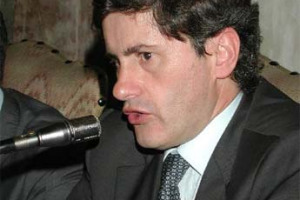 IL MINISTRO DELLE POLITICHE AGRICOLE GIANNI ALEMANNO OGGI A VERONA: “PROPORRO' CHE IN FUTURO SIANO LE REGIONI AD OCCUPARSI DEI CONTROLLI IN CAMPO VINICOLO”