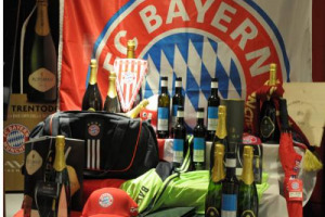 I CAMPIONI DI GERMANIA DEL BAYERN MONACO SI PREPARANO ALLA STAGIONE CALCISTICA NEL SEGNO DEL &ldquo;MADE IN TRENTINO&rdquo;, TRA ALLENAMENTI E BRINDISI A SUON DI TRENTODOC CAVIT (SPONSOR UFFICIALE DI ROBBEN & CO), NEL RITIRO DI RIVA DEL GARDA (15-20 LUGLIO)