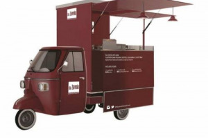 IL CIBO DI STRADA FA BOOM: PIADINE, PANINI, CARTOCCI DI FRITTURA, GELATI E CHI PIÙ NE HA PIÙ NE METTA. MA ANCHE IL MEZZO PER PORTARLI NELLE VIE E NELLE PIAZZE D’ITALIA CONTA, SIA NELLA FUNZIONALITÀ CHE NELL’ESTETICA. E C’È CHI NE HA FATTO UN BUSINESS