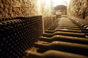 LA MEREGALLI PUNTA SULLE RISERVE DEL BRUNELLO DI ARGIANO: "FAR APPREZZARE L'EVOLUZIONE NEGLI ANNI DI UN BRUNELLO E METTERE NELLE CARTE DEI VINI UNA SELEZIONE DI ANNATE STORICHE &#8230; UN'OPERAZIONE NUOVA NEL MERCATO ITALIANO DEI GRANDI VINI"