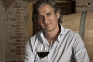 “La vendemmia 2017 è stata “massacrata” dai giudizi, prima del tempo, la qualità mi soddisfa davvero, in tanti territori. Lo vedremo a Vinitaly”. Così Giuseppe Caviola, uno degli enologi top d’Italia, con consulenze dal Piemonte alla Sicilia