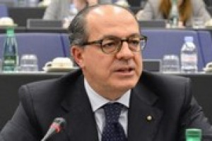 Dal dopoguerra alla futuro di un bilancio Ue più ristretto dal 2020, causa Brexit, senza dimenticare i diritti d’impianto: il futuro della Politica Agricola Comune per Paolo De Castro, vicepresidente Commissione Agricoltura del Parlamento Europeo