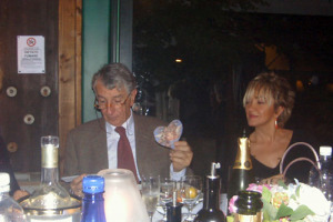 LO SCRITTORE CORRADO AUGIAS BRINDA CON LE “BOLLICINE” CESARINI SFORZA