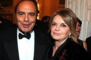 DALLA PENNA ALLA CANTINA: BRUNO VESPA, IL PI&Ugrave; CELEBRE DEI GIORNALISTI ITALIANI E DA SEMPRE APPASSIONATO DI VINO, SALTA LA BARRICATA E DIVENTA &ldquo;PRODUTTORE&rdquo; IN PUGLIA, A MANDURIA. CON LO &ldquo;ZAMPINO&rdquo; DELL&rsquo;ENOLOGO RICCARDO COTARELLA