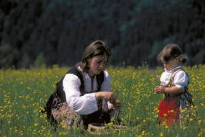 L’AGRITURISMO? E’ DONNA! IL 62% DELLE STRUTTURE IN ITALIA E’ GESTITO DA DONNE, REGINE DI ACCOGLIENZA E CAPACI DI OFFRIRE AGLI OSPITI UNA VACANZA PERFETTA. LO DICE AGRITURISMO.IT. E AGLI UOMINI NON RESTA CHE OCCUPARSI DI AGRICOLTURA E ALLEVAMENTO ...
