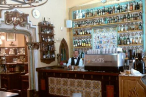 “BAR E DINTORNI” NON MOLLANO: IN CONTROTENDENZA ALLA CRISI, NEGLI ULTIMI 10 ANNI, IL NUMERO DI IMPRESE SALE DEL +10,6%, SPESSO GUIDATE DA UNDER 50 E DONNE. MA CALA IL FATTURATO E IL 5,6% SI TROVA IN DIFFICOLTÀ