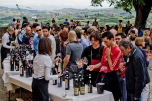 ASTA DEL BAROLO: L&rsquo;EDIZIONE N. 13 PARTE OGGI A NEW YORK DA ZACHYS, LA PI&Ugrave; RINOMATA CASA D&rsquo;ASTE AMERICANA DI GRANDI VINI, MA IL CLOU &Egrave; A BAROLO IL 28 E 29 APRILE CON LE 14 CANTINE DELL&rsquo;&ldquo;ACCADEMIA DEL BAROLO&rdquo; PROTAGONISTE, TRA SEMINARI E DEGUSTAZIONI