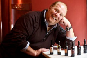 AVETE PRESENTE I &ldquo;MINI-TESTER&rdquo; DEI PROFUMI DA PROVARE PRIMA DI ACQUISTARLI? IN USA C&rsquo;&Egrave; CHI HA PENSATO DI APPLICARE IL CONCETTO AL VINO: &Egrave; TASTINGROOM.COM, CHE NON VENDE SOLO BOTTIGLIE DA 0,75 LITRI, MA ANCHE KIT DA 6 CAMPIONCINI DA 50 ML