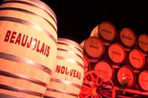 SE IL NOVELLO IN ITALIA NON SE LA PASSA BENE, ANCHE IL BEAUJOLAIS FRANCESE, PRESO SEMPRE COME ESEMPIO DI SUCCESSO, HA VISTO MOMENTI DECISAMENTE MIGLIORI. GI&Ugrave; LA PRODUZIONE 2012, E 500 PRODUTTORI RISCHIANO IL CRACK PER I DEBITI (SECONDO &ldquo;L&rsquo;EXPANSION&rdquo;)