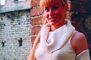 “WINE LOVER”, UNA TRIBÙ DI QUASI 2 MILIONI DI APPASSIONATI, TRA PROFESSIONISTI, IMPRENDITORI E MANAGER … ANCHE 500 EURO PER UNA BOTTIGLIA SPECIALE, OGNI ANNO COMPRANO 300 BOTTIGLIE, FREQUENTANO ABITUALMENTE LE ENOTECHE