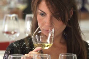 Dopo il successo di Masterchef, ora tocca al vino approdare sul piccolo schermo per scoprire nuovi palati. Si chiama “Un’ottima annata” ed è l’idea di Mediaset per il primo talent show televisivo per aspiranti sommelier