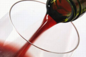 IL MERCATO MONDIALE DI VINO RESISTE ALLA CRISI. LO DICE LO STUDIO VINEXPO/IWSR: 2009 ANNO ATIPICO, MA AL 2012 IL FATTURATO SALIRA&rsquo; A 166 MILIARDI DI $, IN 10 ANNI +14% PER CONSUMI. EXPORT: ITALIA LEADER. IN TOP 10 CONSUMI: CINA E RUSSIA. FOCUS ITALIA