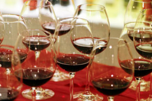 SOFFIA OTTIMISMO SUL MERCATO DEL VINO: LO DICE IL WINE TRADE MONITOR, IL SONDAGGIO SUI TREND MONDIALI TRA I PROFESSIONISTI DEL SETTORE DI TUTTO IL MONDO REALIZZATO DA SOPEXA, DI SCENA A VINEXPO. E IL MERCATO N. 1, GLI USA, NON FANNO ECCEZIONE