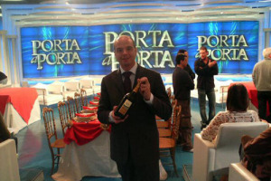 A “PORTA A PORTA” GIANLUCA BISOL AUGURA “365 GIORNI CON IL CARTIZZE” … SONDAGGI: “PER LE PROSSIME FESTIVITÀ GLI ITALIANI INVESTIRANNO LE PROPRIE RISORSE NELL’ACQUISTO DI PRODOTTI ENOGASTRONOMICI DI QUALITÀ, DA REGALARE E DA CONSUMARE ...”