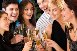 Nel Regno Unito lo Champagne regge all&rsquo;ascesa del Prosecco. Lo dice il &ldquo;Lanson Champagne Category Report&rdquo; 2014, secondo cui il Prosecco erode di pi&ugrave; le vendite dei vini bianchi, con cui compete per la leadership dell&rsquo;aperitivo