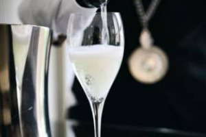 L&rsquo;ITALIA ENOICA IL 21 MAGGIO SI STRINGERA&rsquo; INTORNO AL SUO PRODOTTO PIU&rsquo; RAPPRESENTATIVO: DA MILANO A ROMA, PASSANDO PER TORINO: ECCO LE INIZIATIVE, ORGANIZZATE DAI SOMMELIER AIS, PER PROMUOVERE LA CULTURA DEL VINO