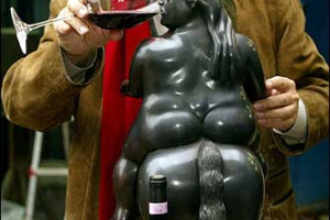 A SCADENZA I FUTURES DEL BRUNELLO DI MONTALCINO &#8220;ETICO&#8221;: DAL 18 MAGGIO AL VIA IL RITIRO DELLE BOTTIGLIE DEL PRESTIGIOSO ROSSO FIRMATE DALL&#8217;ARTISTA FERNANDO BOTERO