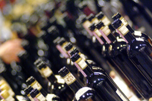 VINO & RICERCA: CON LE BOTTIGLIE “LIGHT” SI RISPARMIA IN SOLDI E CO2 ... PER RENDERE IL MONDO ENOLOGICO PIU’ ECO-SOSTENIBILE: IL PRIMO PASSO NEL FORUM ORGANIZZATO NEL REGNO UNITO DA WINE & SPIRIT TRADE ASSOCIATION E WASTE & RESOURCES ACTION PROGRAMME