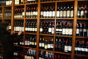 TRA LE PREVISIONI 2009 CHE ARRIVANO ED I BILANCI 2008 ORMAI ALLA FINE, ECCO L’OPINIONE DI SETTE IMPORTANTI PRODUTTORI D’ITALIA: DALLA CANTINA LA VIS ALLA MARCHESI DI BAROLO, DA MAZZEI A LUNGAROTTI, DA MASTROBERARDINO A PLANETA, A TASCA D’ALMERITA