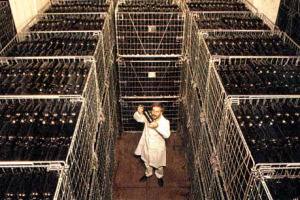 UNIONE EUROPEA: DAL PRIMO GENNAIO 2003 UN'ETICHETTA EUROPEA PER IL VINO. LA DECISIONE COMPLETA L'APPLICAZIONE DELLA RIFORMA DELL'INTERO SETTORE