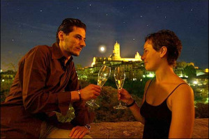 IL “VINO D’ESTATE” SI FESTEGGIA SOTTO LE STELLE IL 10 AGOSTO … GRAZIE ALLE CITTÀ DEL VINO ED AL MOVIMENTO TURISMO DEL VINO. IL CONSIGLIO DI WINENEWS: NEL SALENTO O NEL GARGANO CON I RITI DIONISIACI. TUTTI GLI APPUNTAMENTI IN ITALIA