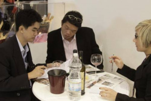 Vino & business: gli Usa, mercato n. 1 al mondo &ldquo;in pausa&rdquo; dopo la crescita degli ultimi anni, o forse gi&agrave; al loro massimo, e la Cina che cresce, e dove &egrave; ora di investire sulle &ldquo;Tier 2 cities&rdquo;, nell&rsquo;analisi dell&rsquo;agenzia Uk Wine Intelligence