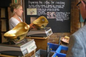 DA DOVE ARRIVA IL CAFFÈ NELLA NOSTRA TAZZINA? CE LO DICE LA RICERCA DELLA FONDAZIONE EDMUND MACH, CHE È RIUSCITA A INDIVIDUARE LA PROVENIENZA DI 62 CAMPIONI DI CAFFÈ, AGGIUDICANDOSI IL PREMIO COME MIGLIOR LAVORO A “MS-FOOD DAY” DI TRIESTE