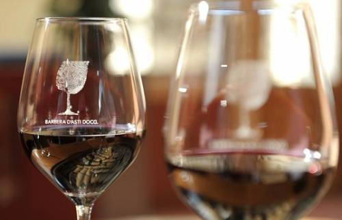 La Barbera, anima pop del bere quotidiano del Piemonte, in tour mondiale