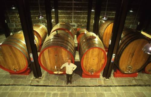 Il famoso produttore Gianfranco Soldera nella sua cantina Case Basse